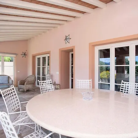 Villa Octopus Willa